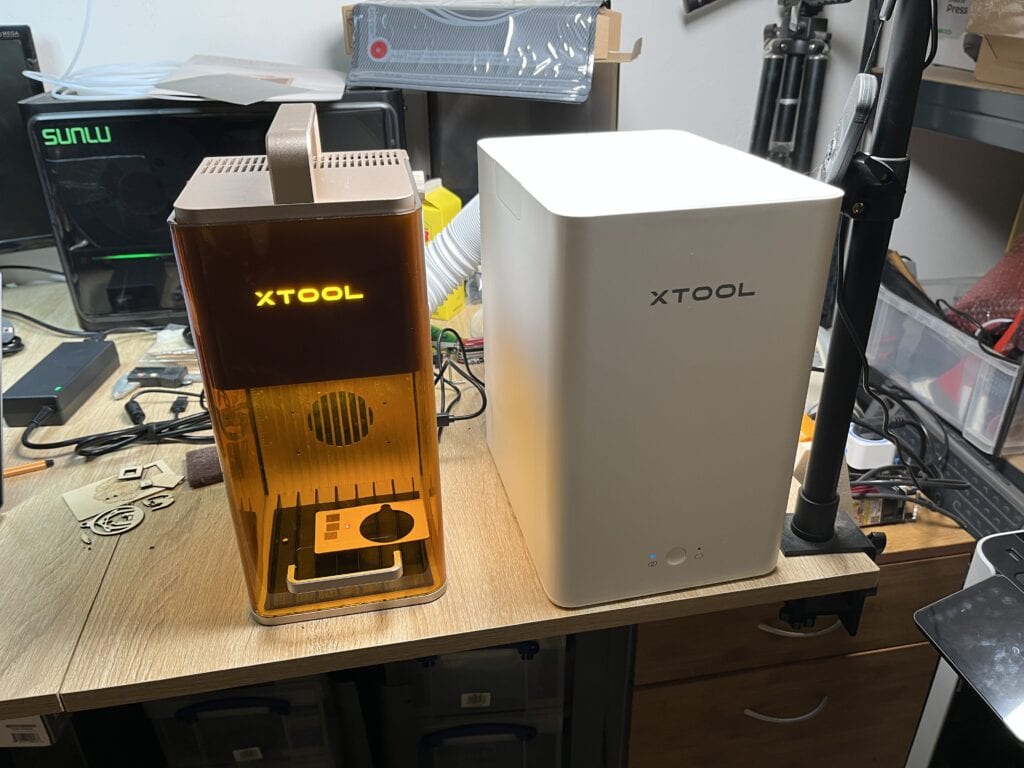 1. 3D Drucker mit wassergekühltem Extruder für präzises Drucken.